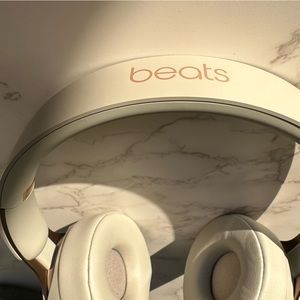 Beats Solo Pro Over Ear Wireless Headphones Like New